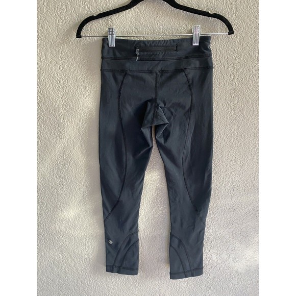 Lululemon Run Inspire Crop II Tight Leggings capri Solid Black Size 2 - Picture 4 of 16